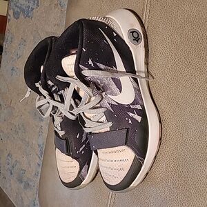 Mens Nike KD Trey Black and Grey Basketball shoes size 9. GUC